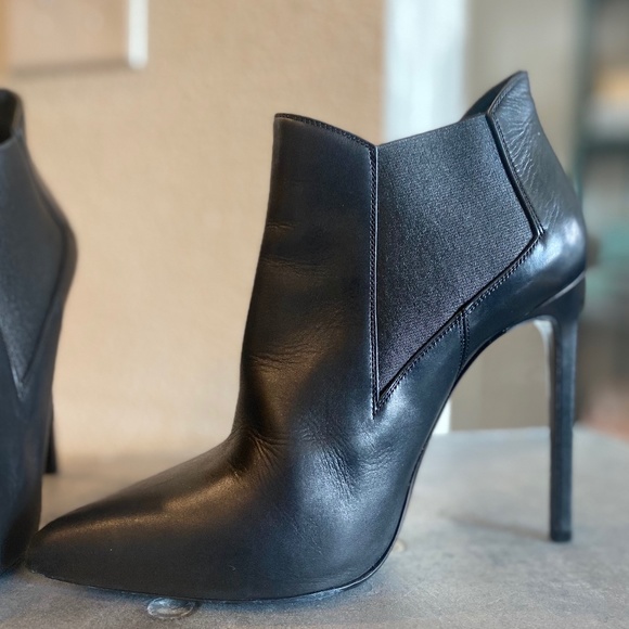 Saint Laurent Paris Chelsea Boots - Picture 10 of 16